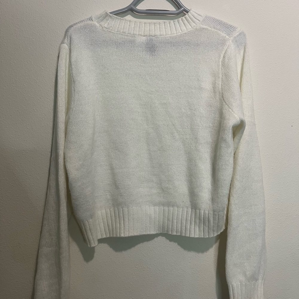Plain white knit slightly cropped sweater